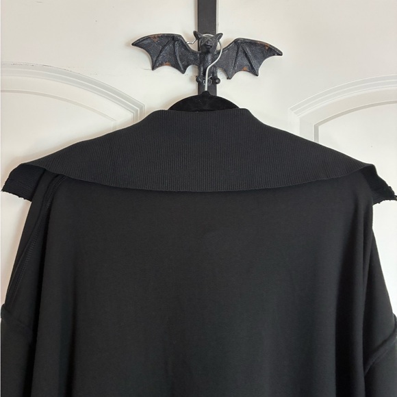 Torrid Fleece V-Neck Sweatshirt Elegant Cut Soft Comfortable size 3X - Picture 9 of 15